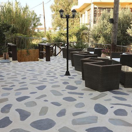 Coral Hotel Plomari Bagian luar foto