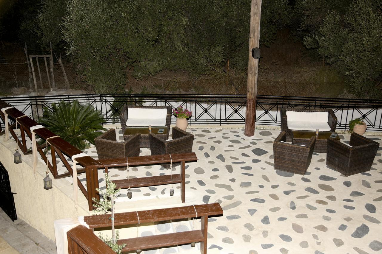 Coral Hotel Plomari Bagian luar foto